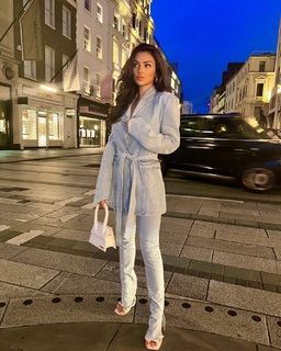 Kady McDermott feet photo thumbnail