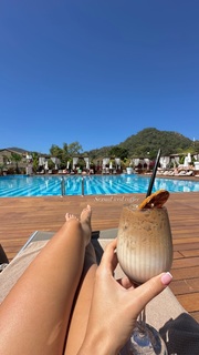 Kady McDermott feet photo thumbnail