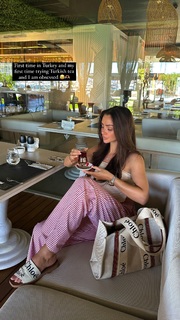 Kady McDermott feet photo thumbnail