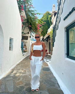 Kady McDermott feet photo thumbnail