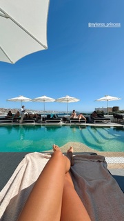 Kady McDermott feet photo thumbnail