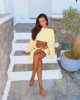 Kady McDermott feet photo thumbnail