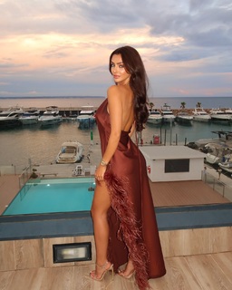 Kady McDermott feet photo thumbnail