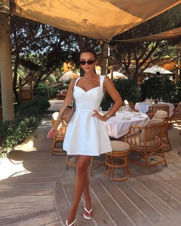 Kady McDermott feet photo thumbnail