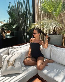 Kady McDermott feet photo thumbnail