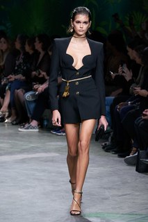 Kaia Gerber feet photo thumbnail