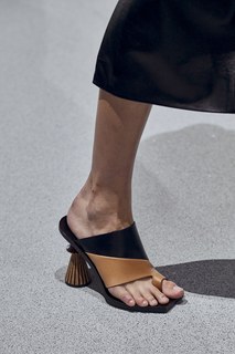 Kaia Gerber feet photo thumbnail
