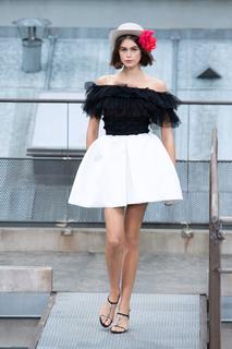 Kaia Gerber feet photo thumbnail