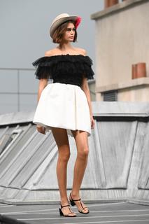 Kaia Gerber feet photo thumbnail