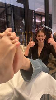 Kaia Gerber feet photo thumbnail