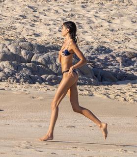 Kaia Gerber feet photo thumbnail