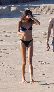 Kaia Gerber feet photo thumbnail