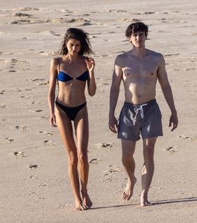 Kaia Gerber feet photo thumbnail