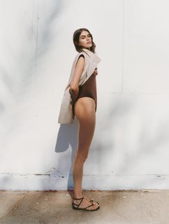 Kaia Gerber feet photo thumbnail