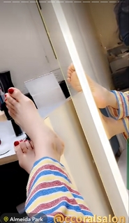 Kainaat Arora feet photo 3
