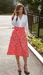 Kaitlan Collins feet photo thumbnail