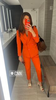Kaitlan Collins feet photo thumbnail