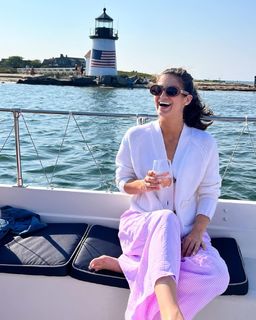 Kaitlan Collins feet photo thumbnail
