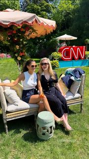 Kaitlan Collins feet photo thumbnail