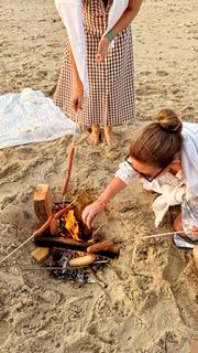 Kaitlan Collins feet photo thumbnail