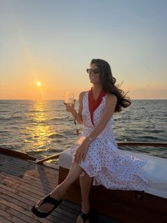 Kaitlan Collins feet photo 3
