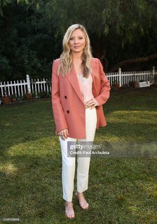 Kaitlin Doubleday feet photo 5