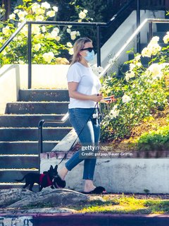 Kaitlin Doubleday feet photo 4