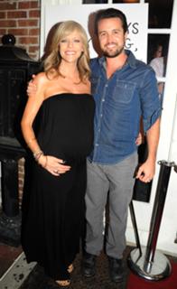 Kaitlin Olson feet photo thumbnail
