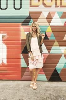 Kaitlin Olson feet photo thumbnail