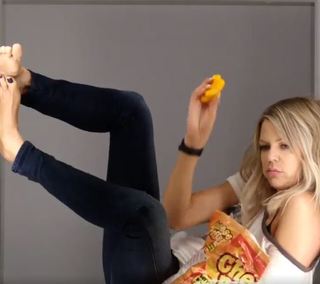 Kaitlin Olson feet photo thumbnail