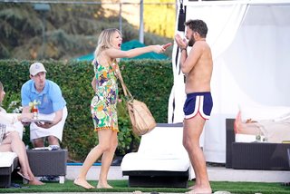 Kaitlin Olson feet photo thumbnail