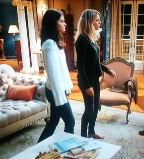 Kaitlin Olson feet photo thumbnail