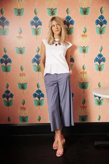 Kaitlin Olson feet photo thumbnail