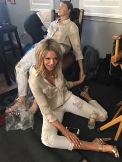 Kaitlin Olson feet photo thumbnail