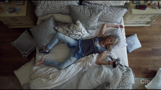 Kaitlin Olson feet photo thumbnail