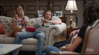 Kaitlin Olson feet photo thumbnail