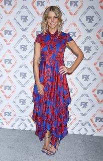 Kaitlin Olson feet photo thumbnail