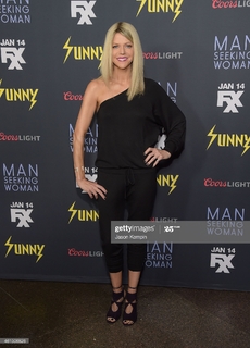 Kaitlin Olson feet photo thumbnail