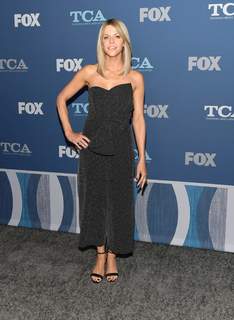 Kaitlin Olson feet photo thumbnail