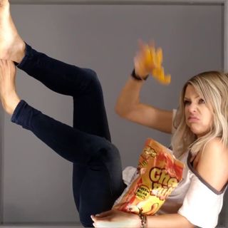 Kaitlin Olson feet photo thumbnail