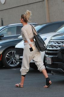 Kaitlyn Bristowe feet photo 7