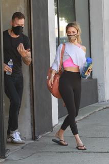 Kaitlyn Bristowe feet photo 18