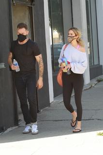 Kaitlyn Bristowe feet photo 16