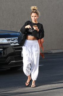 Kaitlyn Bristowe feet photo 11