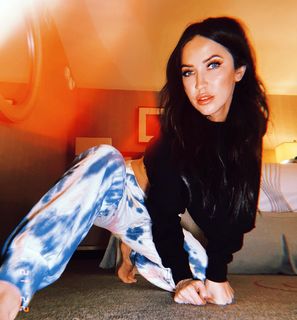 Kaitlyn Bristowe feet photo 16