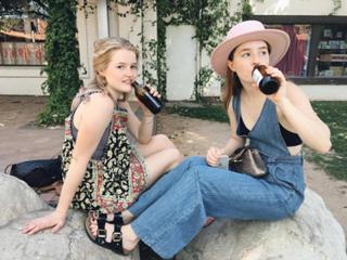 Kaitlyn Dever feet photo thumbnail