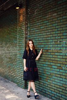 Kaitlyn Dever feet photo thumbnail