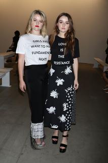 Kaitlyn Dever feet photo thumbnail