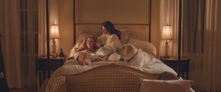 Kaitlyn Dever feet photo thumbnail