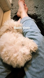 Kaitlyn Dever feet photo thumbnail